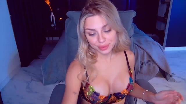 Gallery image thumbnail from TorySins's myfreecams stream on, 02/26/2023, 21:33 image 14 of 20