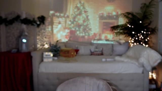 Gallery image thumbnail from Winter_Gray's myfreecams stream on, 12/24/2022, 04:40 image 10 of 20