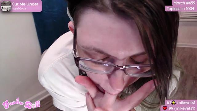 Gallery image thumbnail from XFuukaX's myfreecams stream on, 03/28/2024, 07:41 image 9 of 20