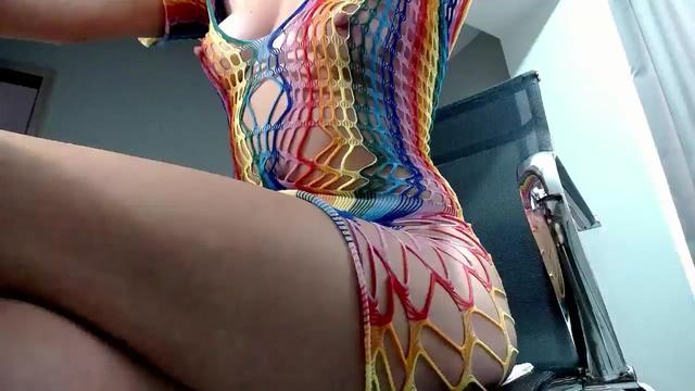 Gallery image thumbnail from XeniaMilf's myfreecams stream on, 04/19/2024, 15:24 image 1 of 20