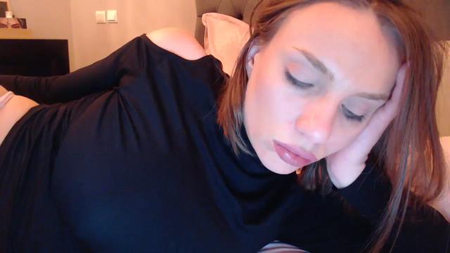 Gallery image thumbnail from call_me_em's myfreecams stream on, 01/14/2024, 18:06 image 20 of 20