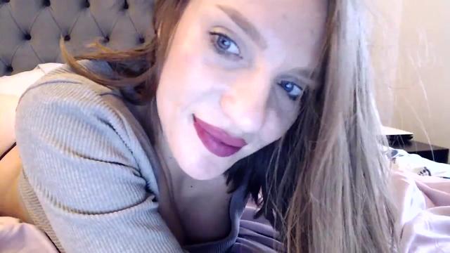 Gallery image thumbnail from call_me_em's myfreecams stream on, 03/13/2024, 08:23 image 17 of 20