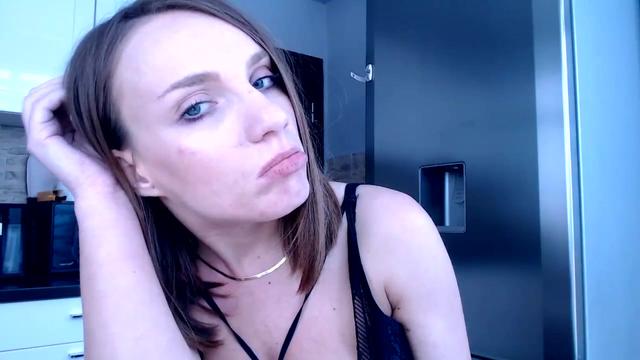 Gallery image thumbnail from call_me_em's myfreecams stream on, 03/22/2024, 13:51 image 15 of 20