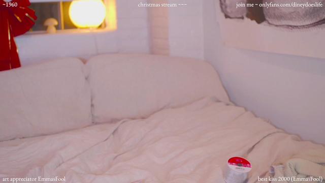 Gallery image thumbnail from diney_'s myfreecams stream on, 12/21/2023, 06:38 image 6 of 20