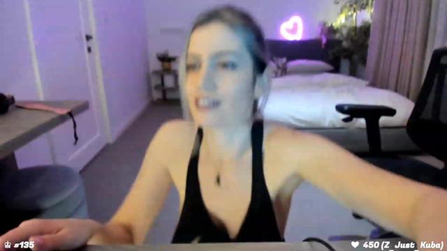Gallery image thumbnail from happyendings_'s myfreecams stream on, 02/04/2024, 24:22 image 17 of 20