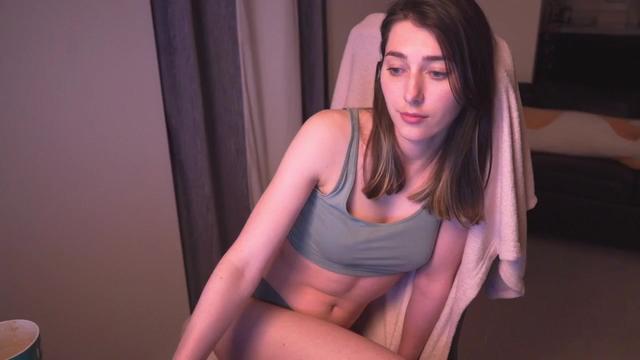 Gallery image thumbnail from hey_foxy's myfreecams stream on, 04/03/2024, 20:49 image 6 of 20