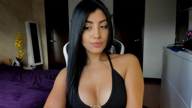 Gallery image thumbnail from leyla_blue's myfreecams stream on, 02/10/2024, 20:14 image 20 of 20