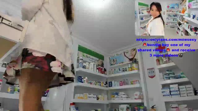 Gallery image thumbnail from swmilena_hot_'s myfreecams stream on, 03/06/2024, 04:23 image 17 of 20