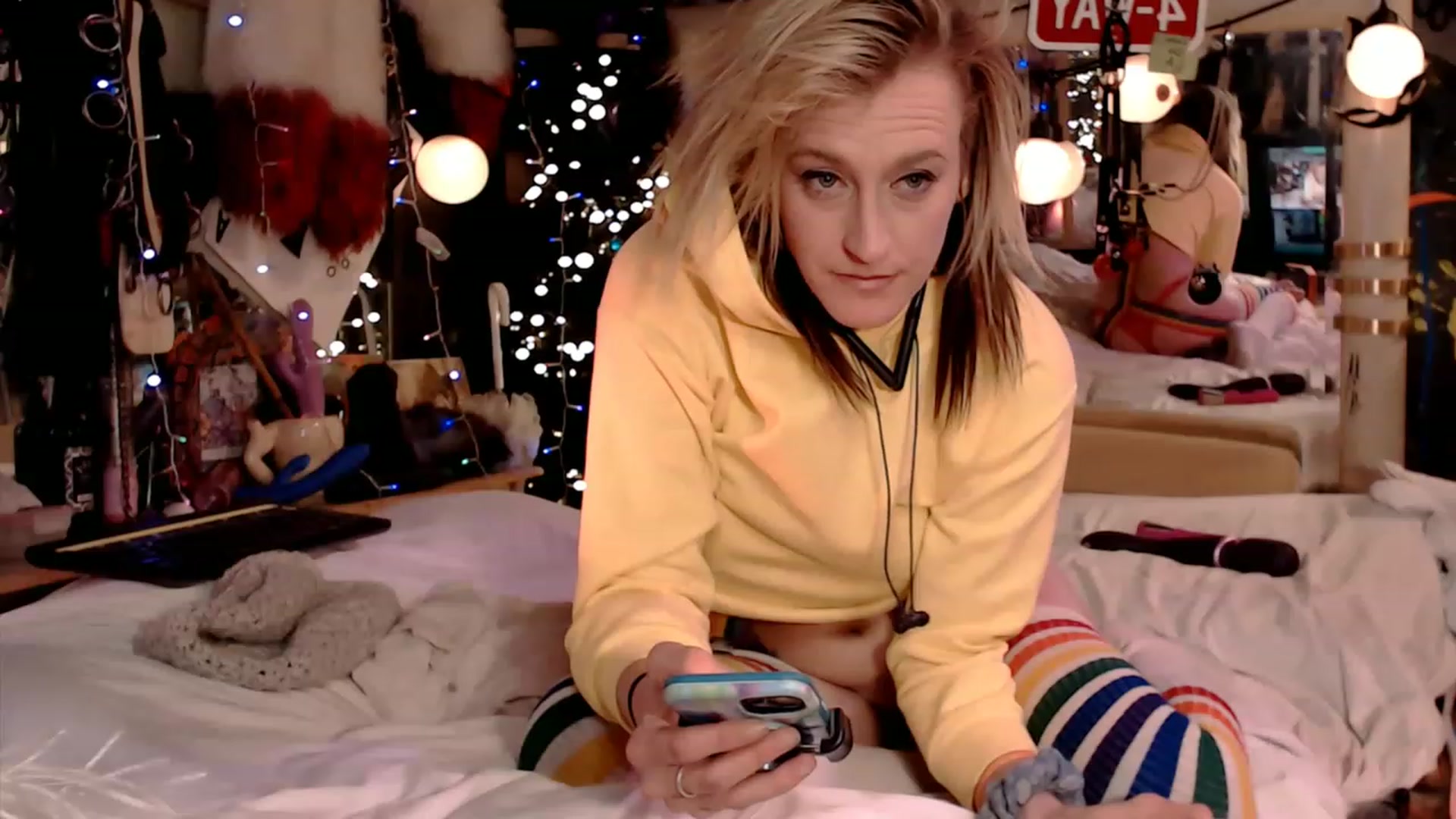 Gallery image thumbnail from A2SlapSquirt's myfreecams stream on, 11/25/2022, 09:58 image 13 of 20