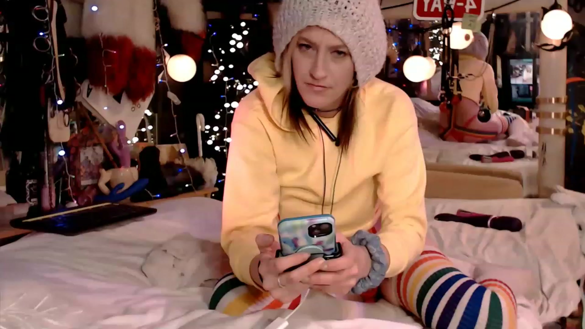 Gallery image thumbnail from A2SlapSquirt's myfreecams stream on, 11/25/2022, 09:58 image 17 of 20