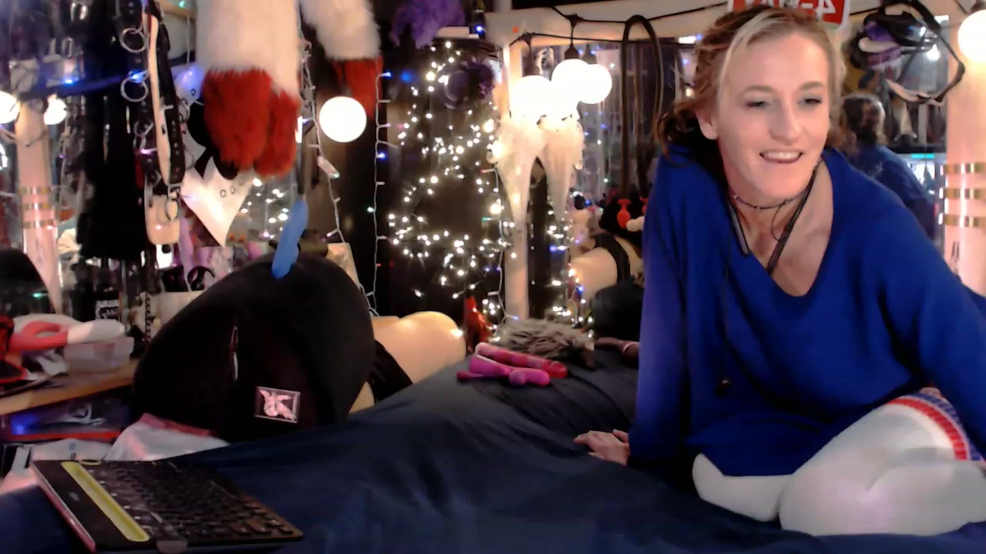 Gallery image thumbnail from A2SlapSquirt's myfreecams stream on, 11/28/2022, 11:16 image 6 of 20