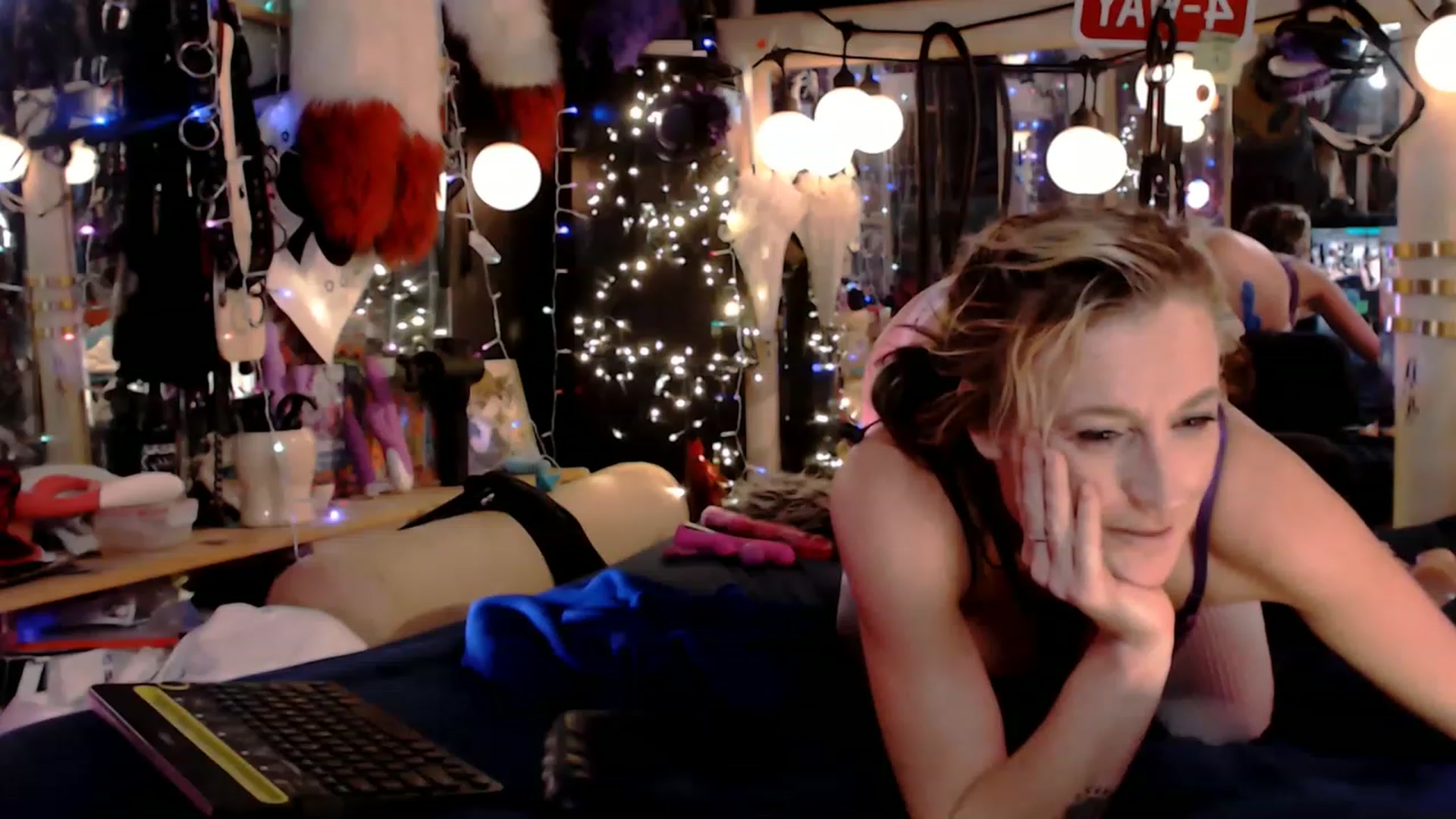 Gallery image thumbnail from A2SlapSquirt's myfreecams stream on, 11/28/2022, 11:16 image 19 of 20