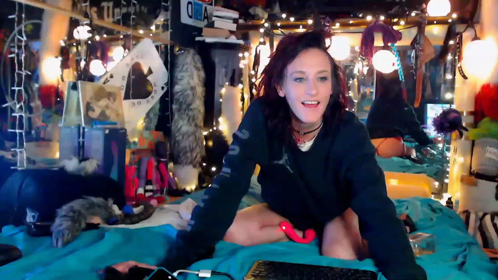 Gallery image thumbnail from A2SlapSquirt's myfreecams stream on, 01/03/2023, 09:25 image 1 of 20