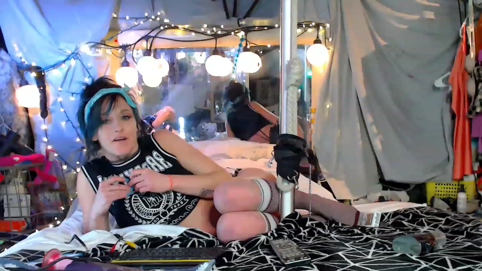 Gallery image thumbnail from A2SlapSquirt's myfreecams stream on, 01/25/2023, 11:20 image 17 of 20
