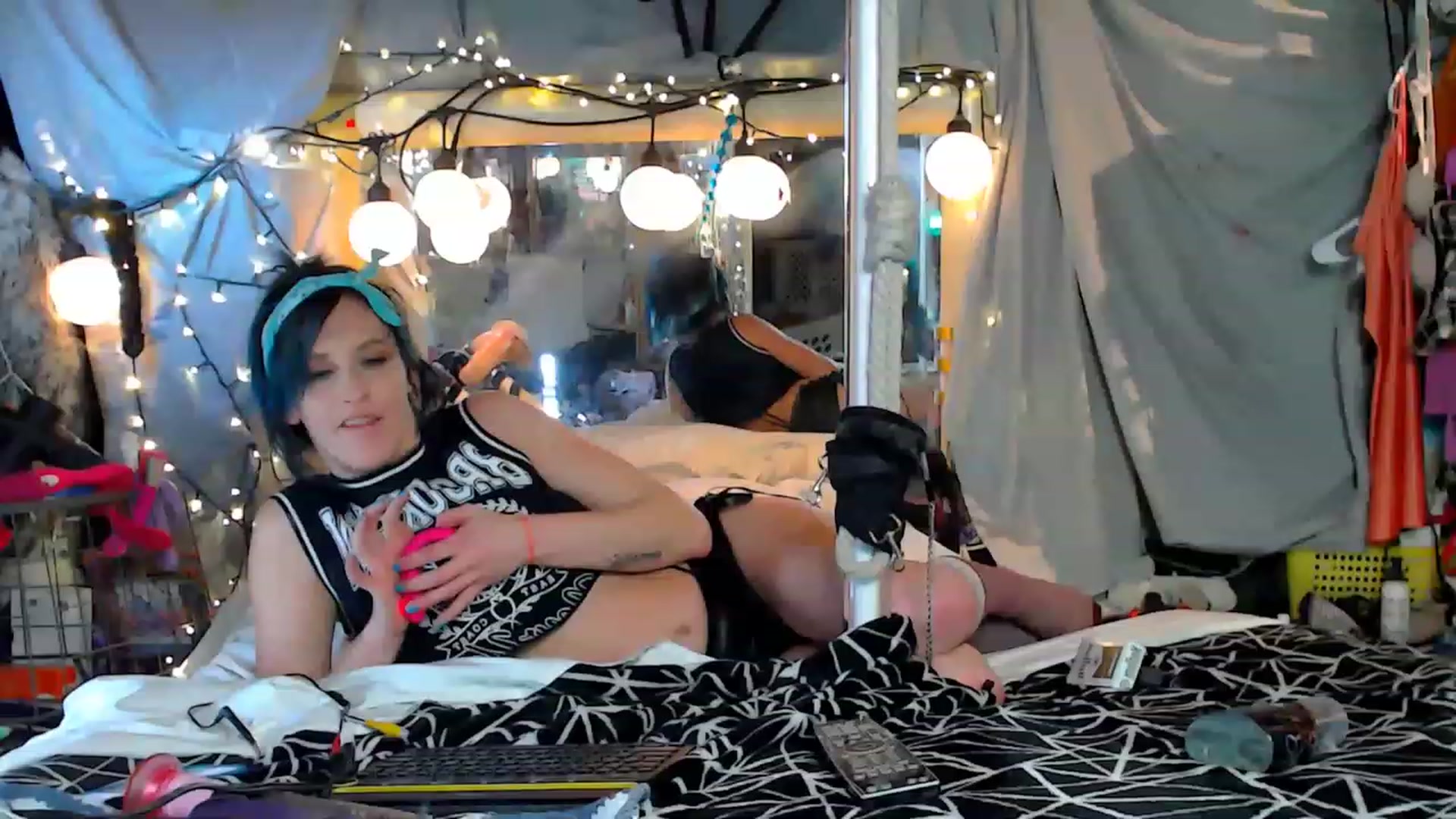 Gallery image thumbnail from A2SlapSquirt's myfreecams stream on, 01/25/2023, 11:20 image 15 of 20
