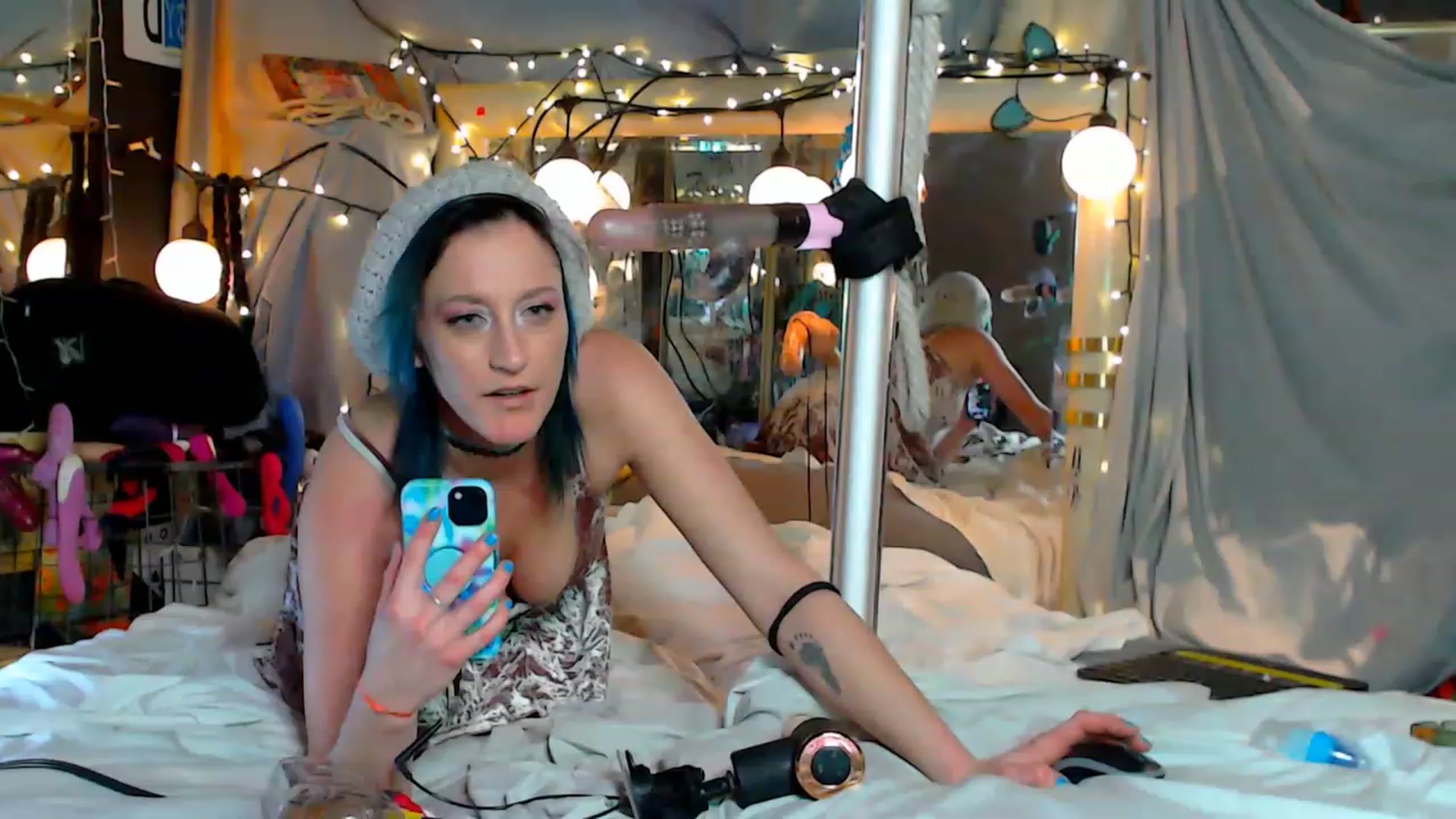 Gallery image thumbnail from A2SlapSquirt's myfreecams stream on, 01/29/2023, 10:52 image 12 of 20