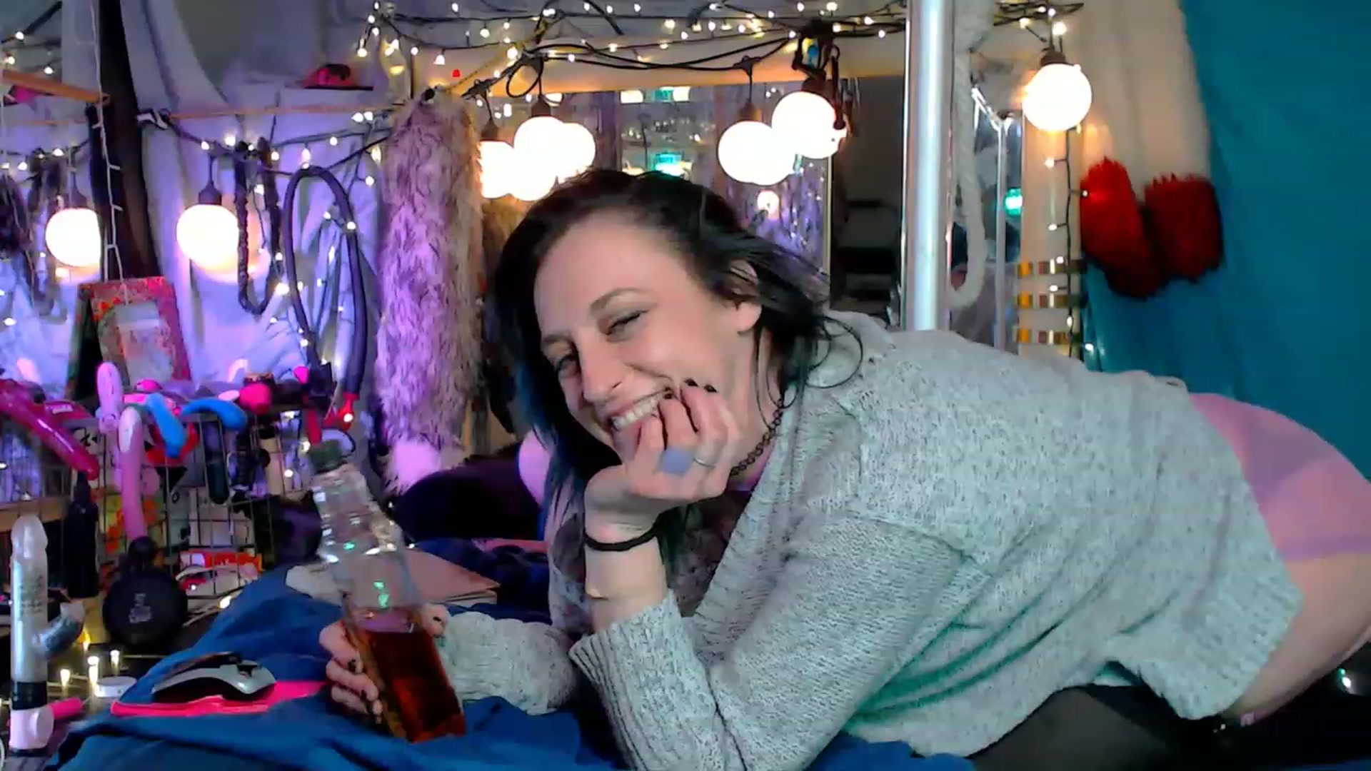 Gallery image thumbnail from A2SlapSquirt's myfreecams stream on, 02/09/2023, 09:47 image 8 of 20