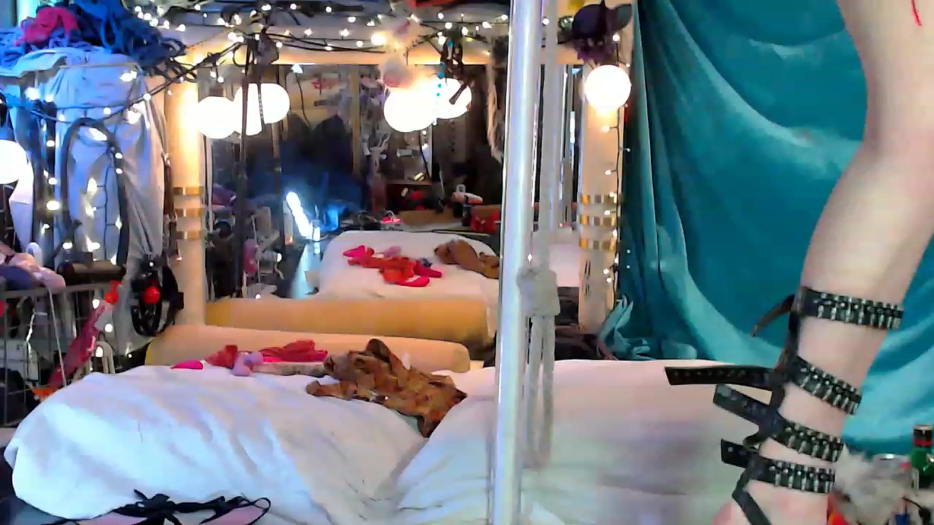 Gallery image thumbnail from A2SlapSquirt's myfreecams stream on, 03/08/2023, 08:58 image 10 of 20