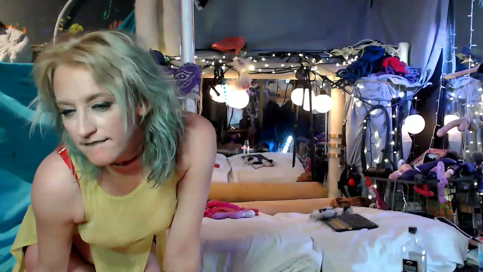Gallery image thumbnail from A2SlapSquirt's myfreecams stream on, 03/08/2023, 10:01 image 15 of 20