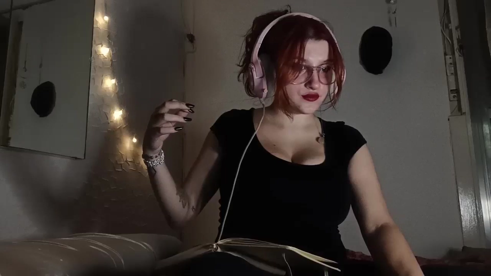 Gallery image thumbnail from AAAAAAAAAAHHH's myfreecams stream on, 03/13/2024, 05:54 image 3 of 20