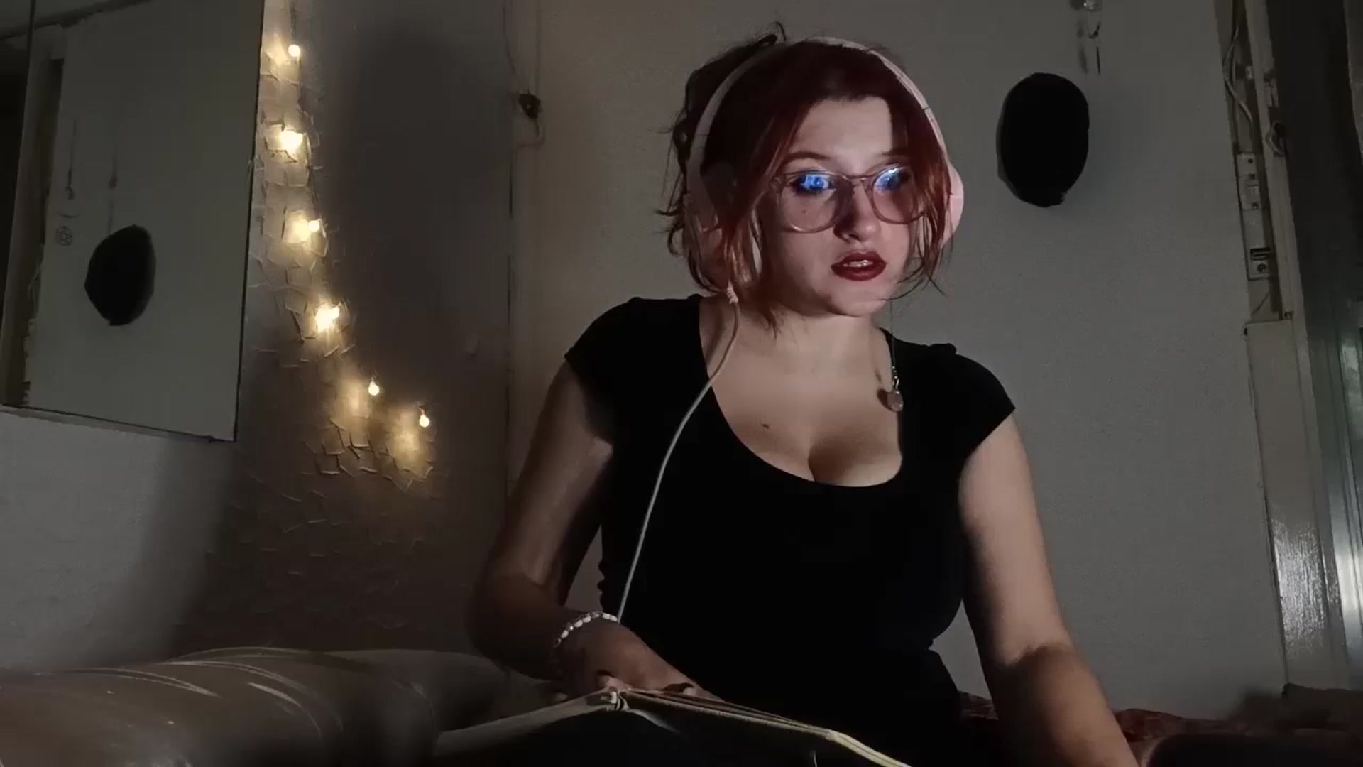 Gallery image thumbnail from AAAAAAAAAAHHH's myfreecams stream on, 03/13/2024, 05:54 image 6 of 20
