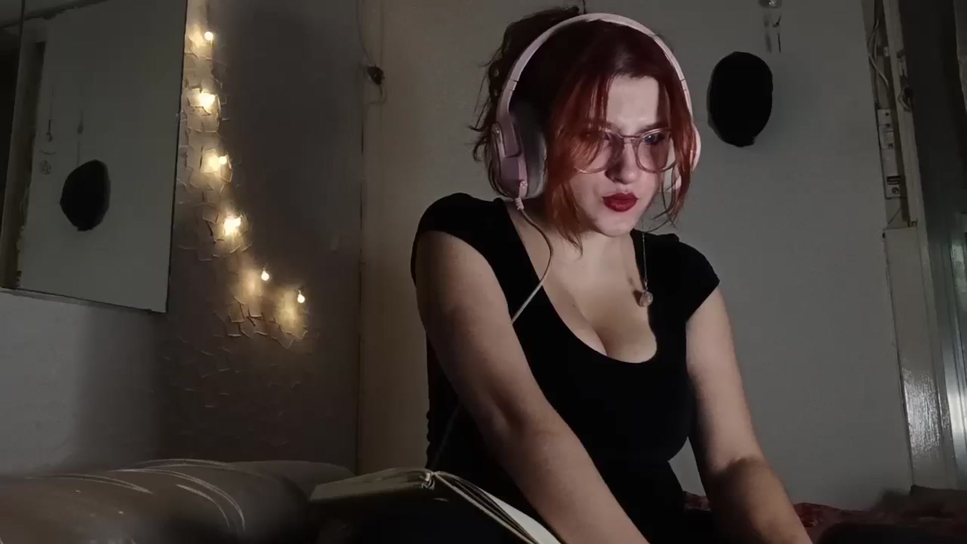 Gallery image thumbnail from AAAAAAAAAAHHH's myfreecams stream on, 03/13/2024, 05:54 image 5 of 20