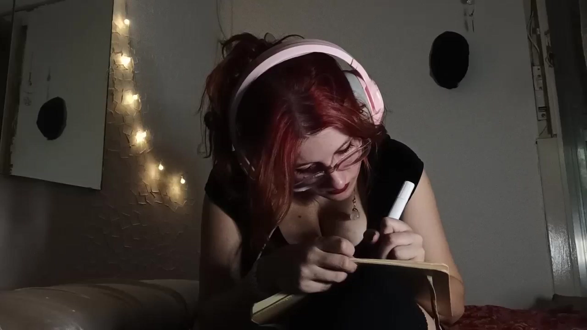 Gallery image thumbnail from AAAAAAAAAAHHH's myfreecams stream on, 03/13/2024, 05:54 image 16 of 20