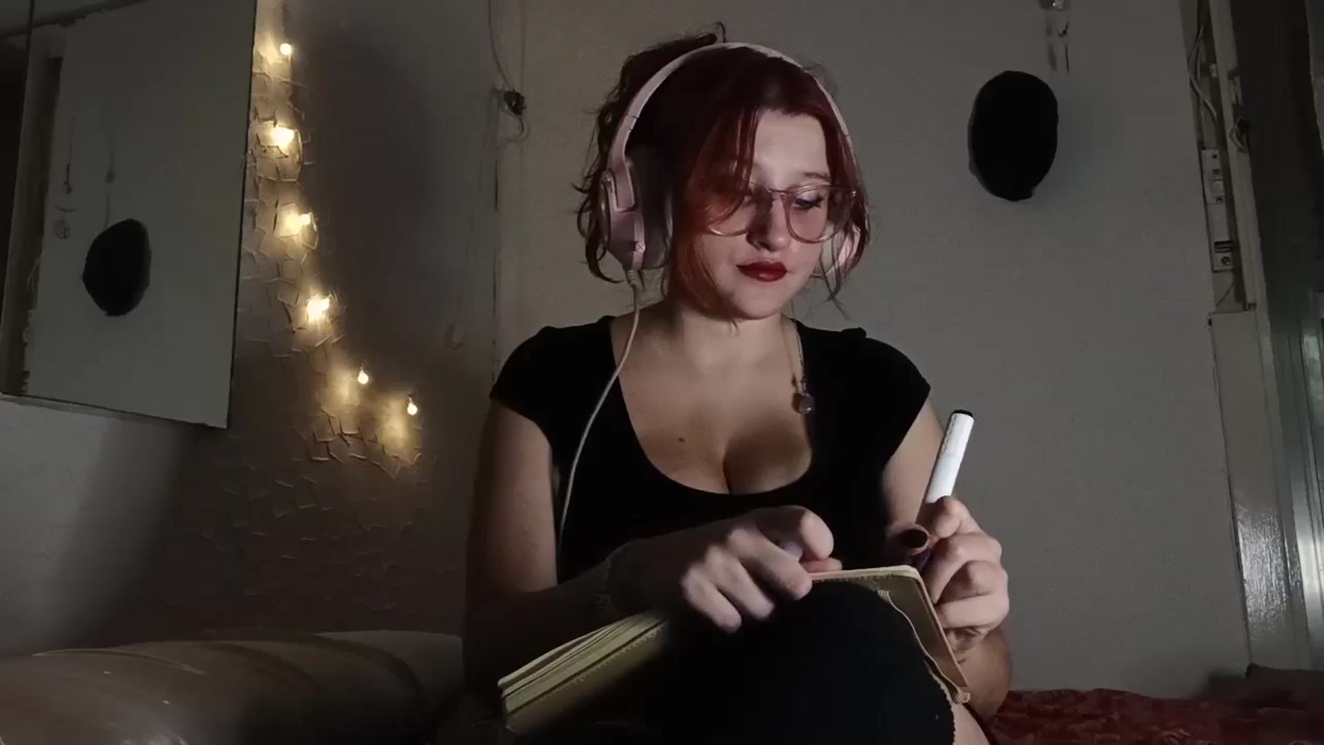 Gallery image thumbnail from AAAAAAAAAAHHH's myfreecams stream on, 03/13/2024, 05:54 image 14 of 20