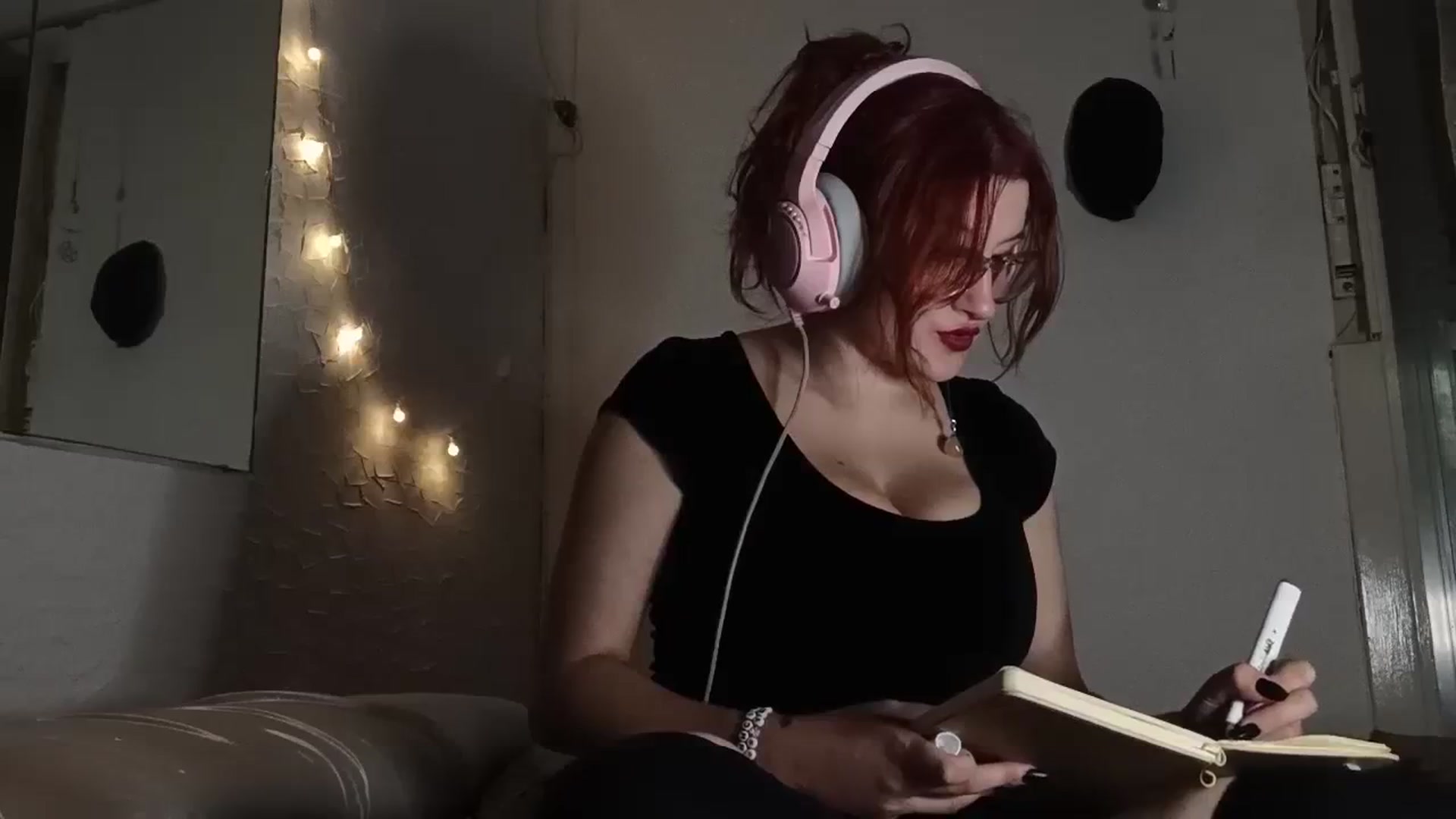 Gallery image thumbnail from AAAAAAAAAAHHH's myfreecams stream on, 03/13/2024, 05:54 image 8 of 20