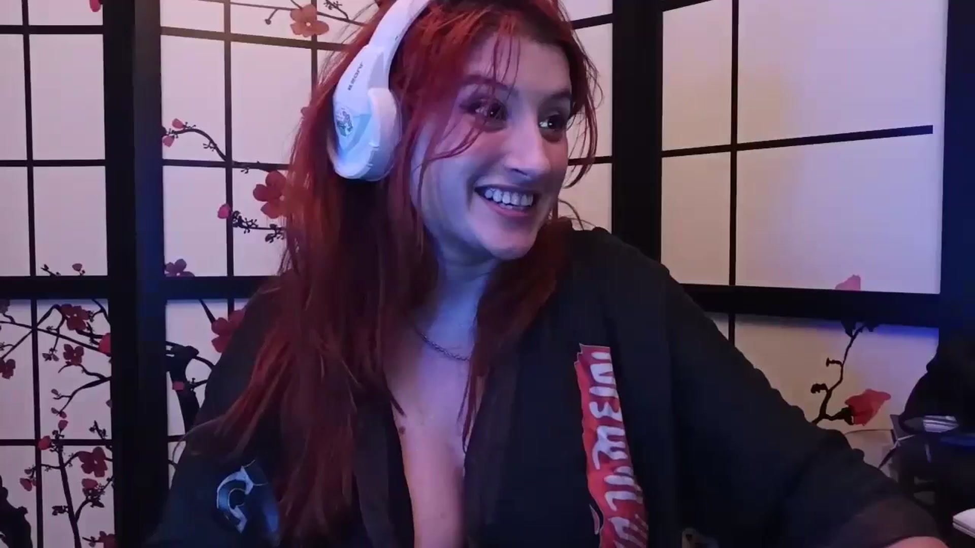 Gallery image thumbnail from AAAAAAAAAAHHH's myfreecams stream on, 04/22/2024, 08:04 image 17 of 20