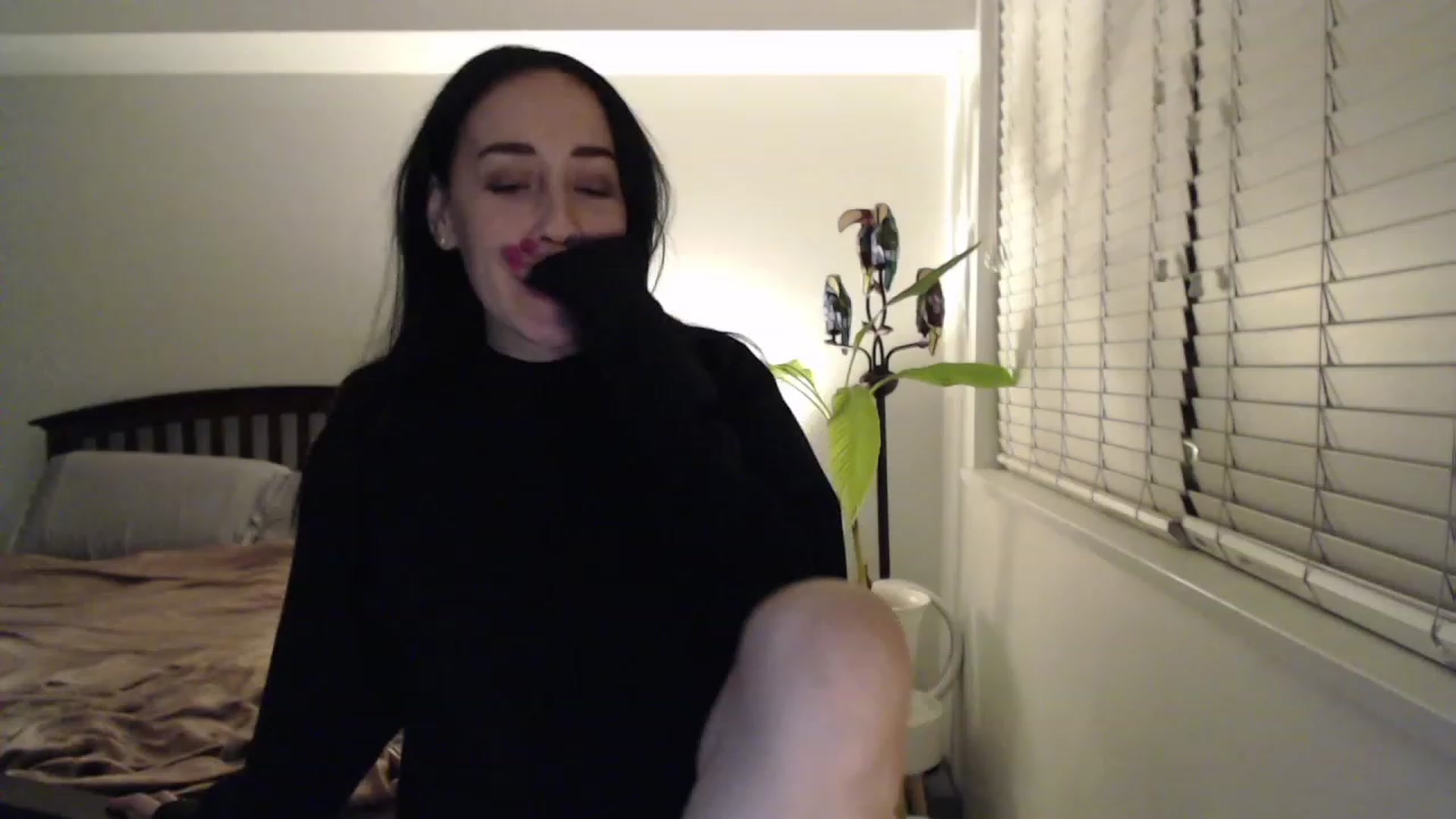 Gallery image thumbnail from AAAAAGHHHHHHH's myfreecams stream on, 12/08/2022, 06:37 image 17 of 20