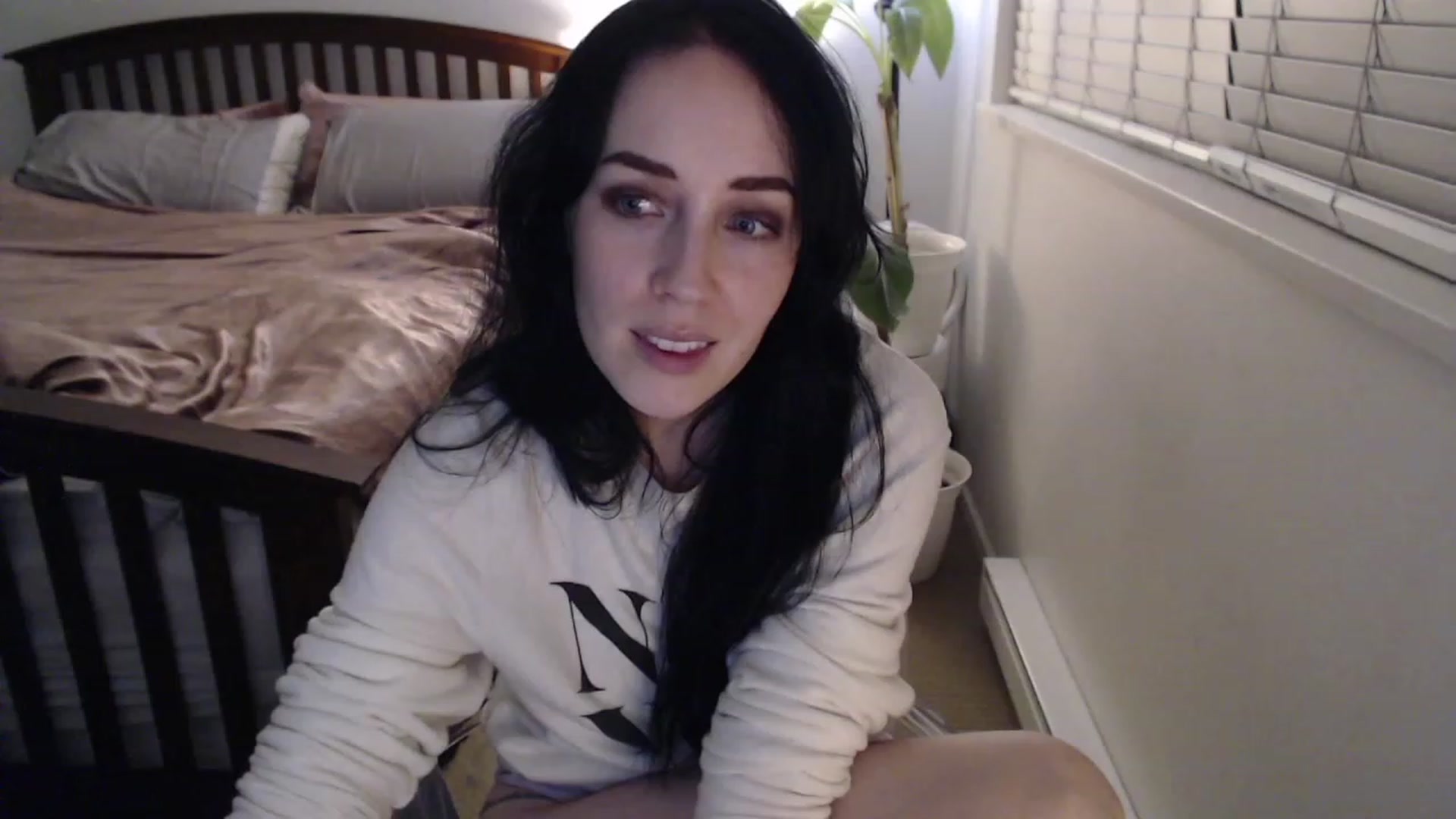 Gallery image thumbnail from AAAAAGHHHHHHH's myfreecams stream on, 12/10/2022, 05:09 image 4 of 20