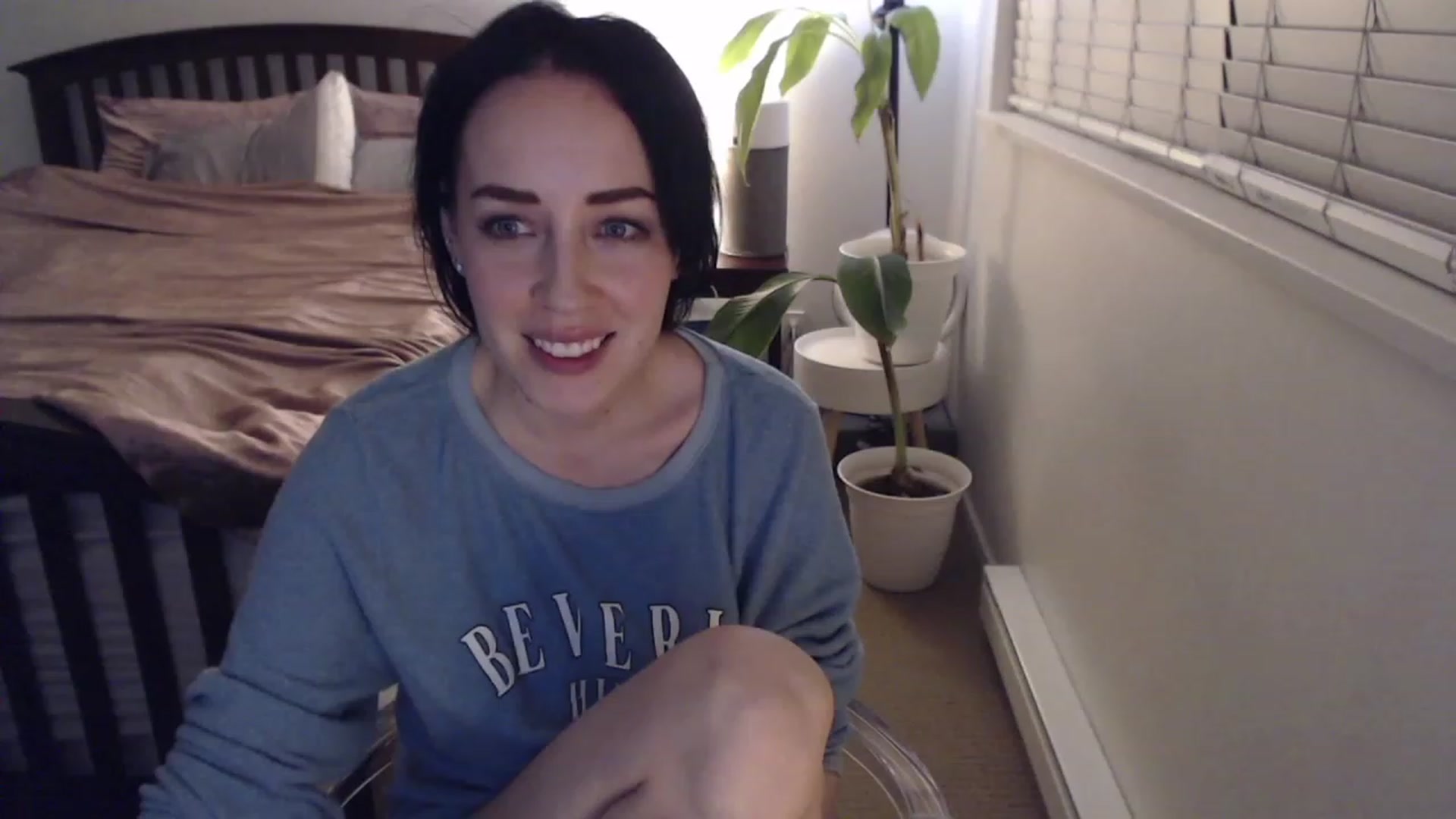 Gallery image thumbnail from AAAAAGHHHHHHH's myfreecams stream on, 12/13/2022, 05:13 image 15 of 20