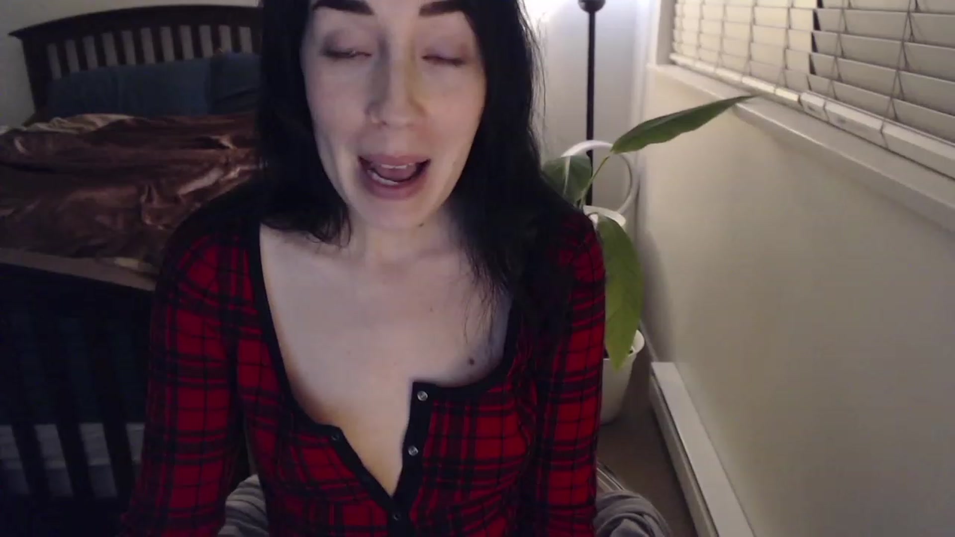 Gallery image thumbnail from AAAAAGHHHHHHH's myfreecams stream on, 12/20/2022, 04:39 image 18 of 20