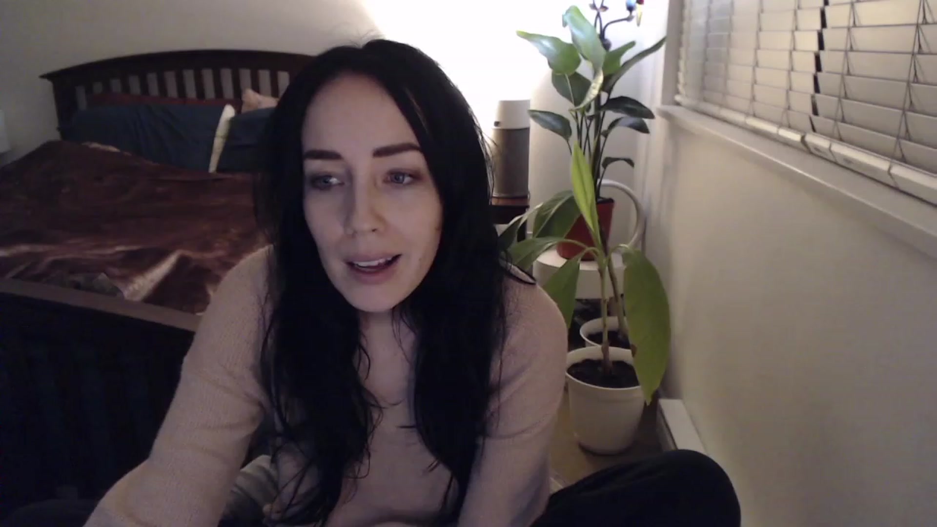 Gallery image thumbnail from AAAAAGHHHHHHH's myfreecams stream on, 01/12/2023, 04:26 image 12 of 20