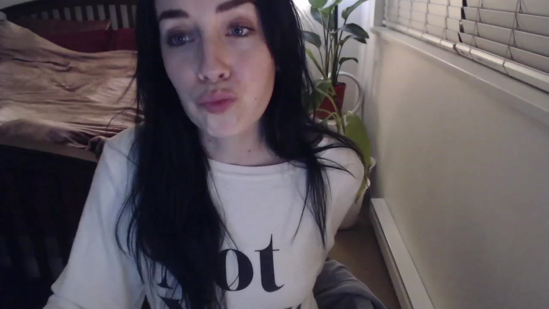 Gallery image thumbnail from AAAAAGHHHHHHH's myfreecams stream on, 02/01/2023, 04:10 image 1 of 20