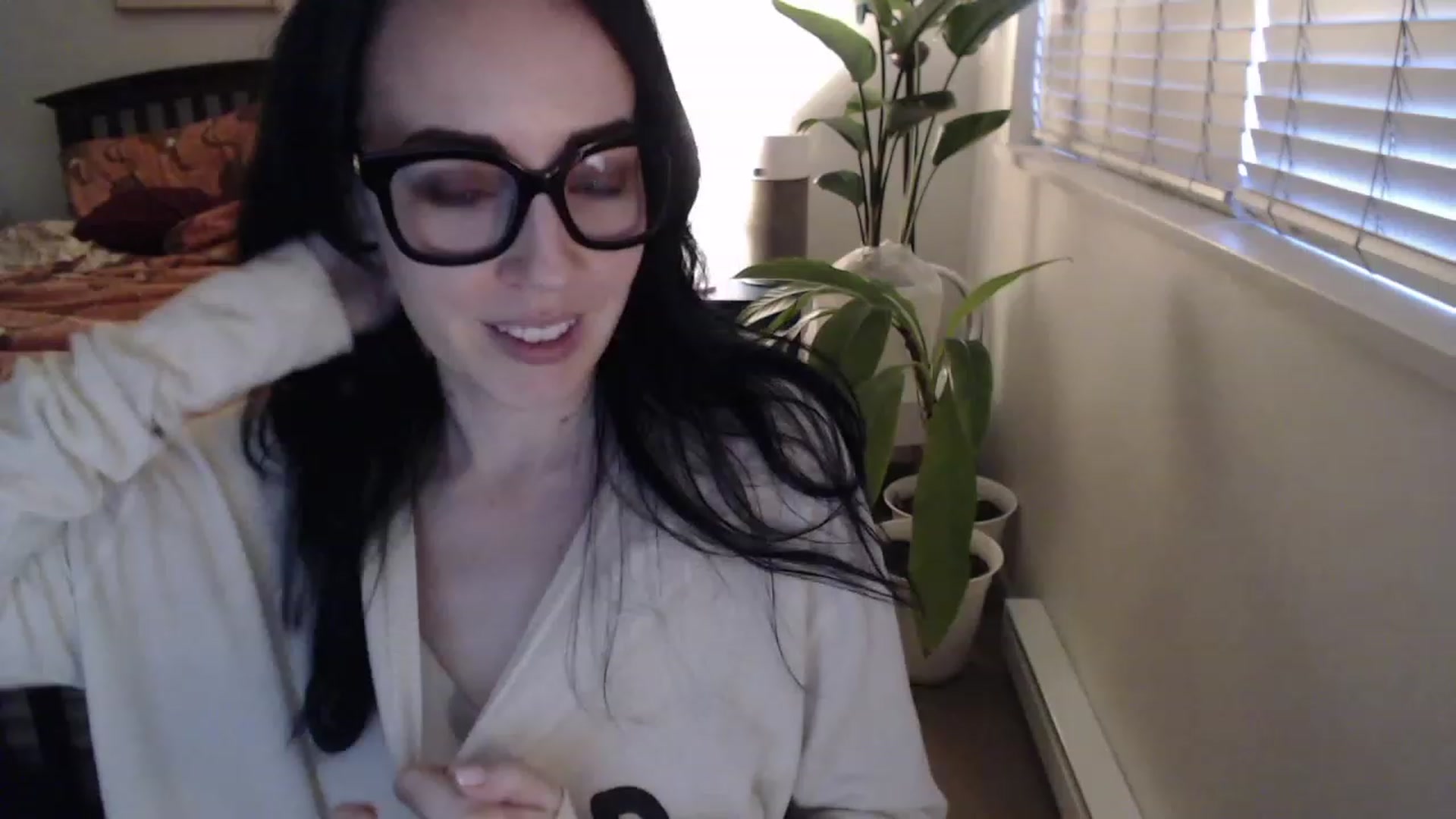 Gallery image thumbnail from AAAAAGHHHHHHH's myfreecams stream on, 04/22/2023, 03:05 image 10 of 20