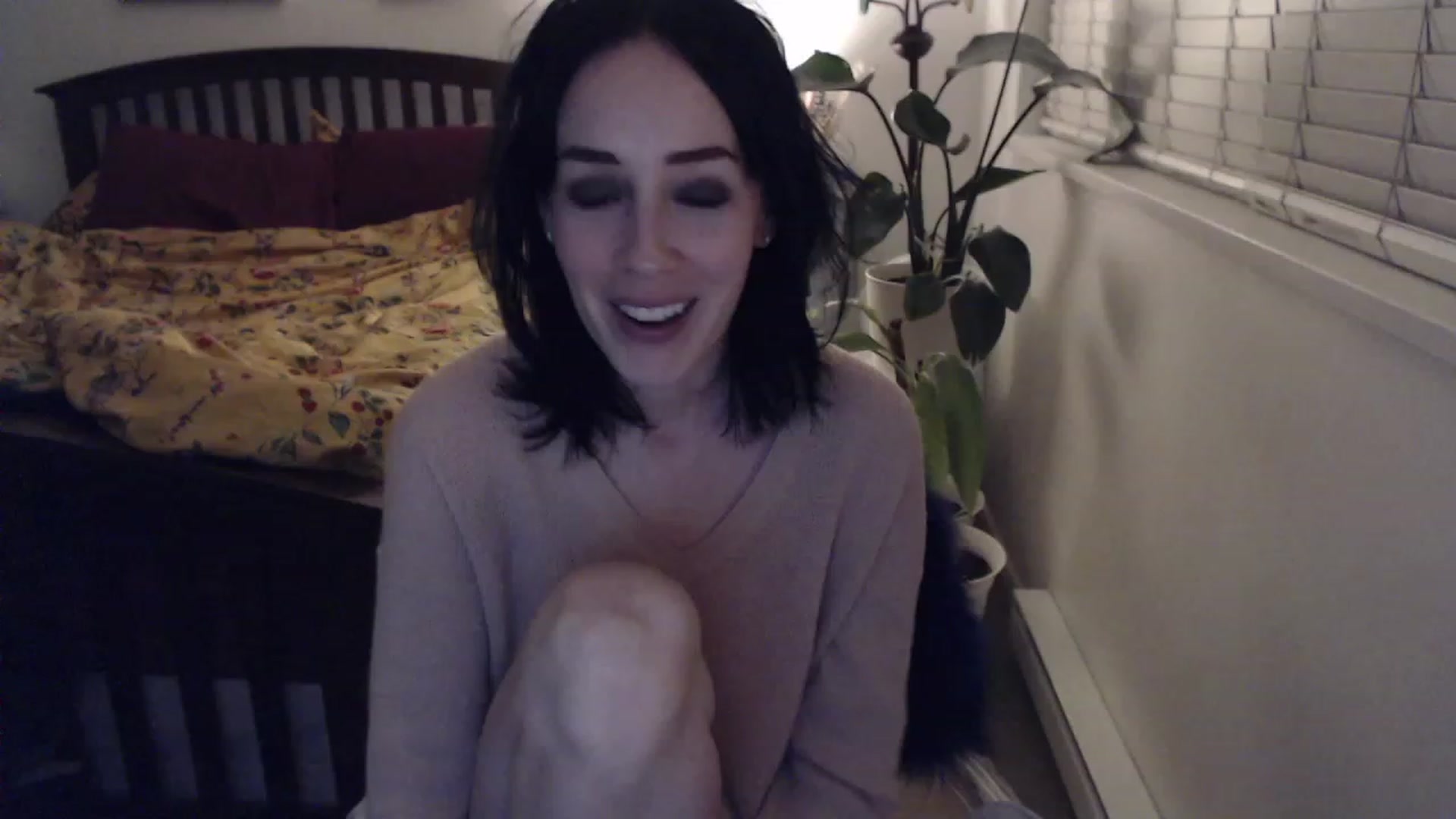 Gallery image thumbnail from AAAAAGHHHHHHH's myfreecams stream on, 12/05/2023, 03:29 image 13 of 20
