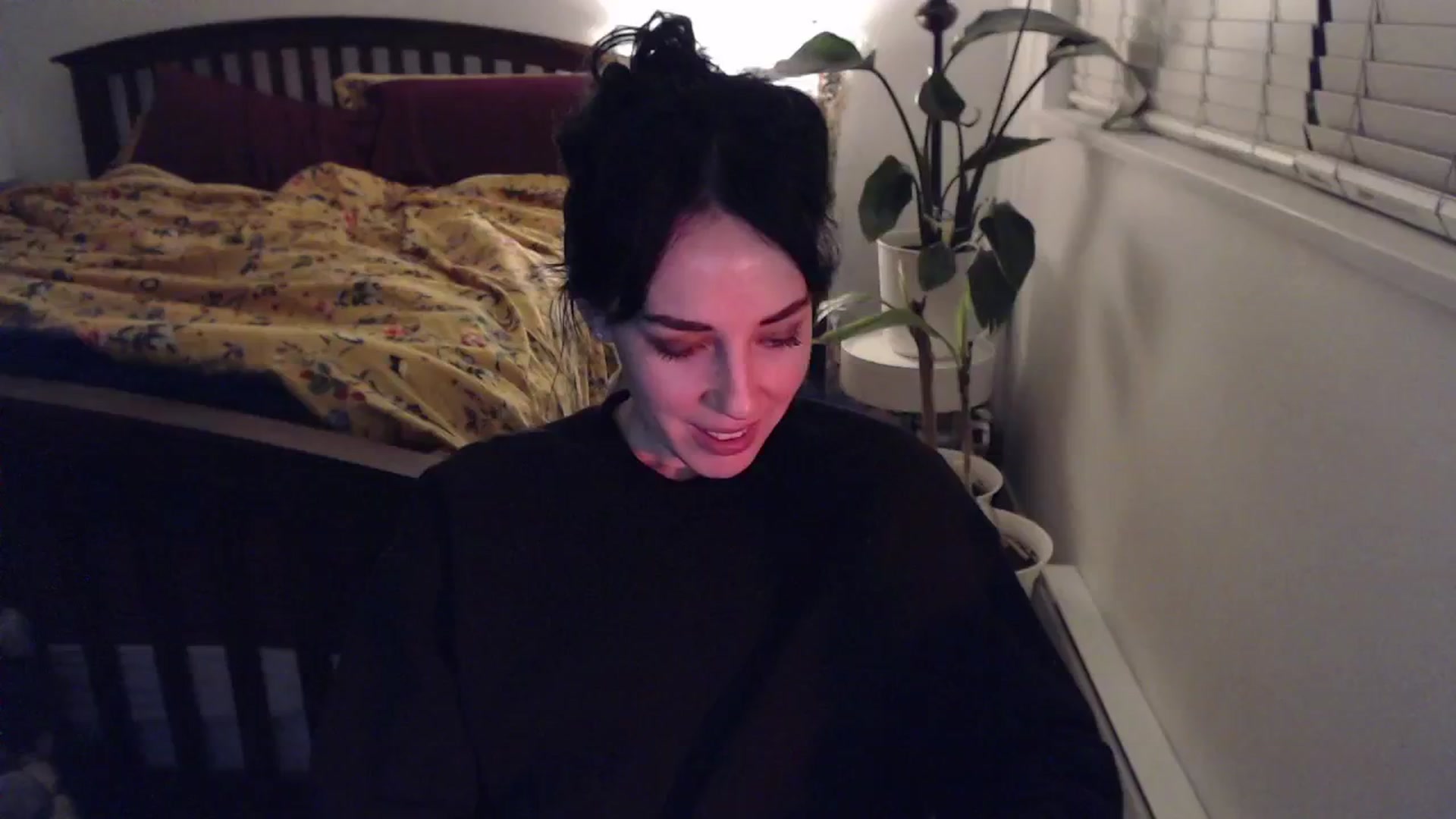 Gallery image thumbnail from AAAAAGHHHHHHH's myfreecams stream on, 01/17/2024, 04:21 image 15 of 20