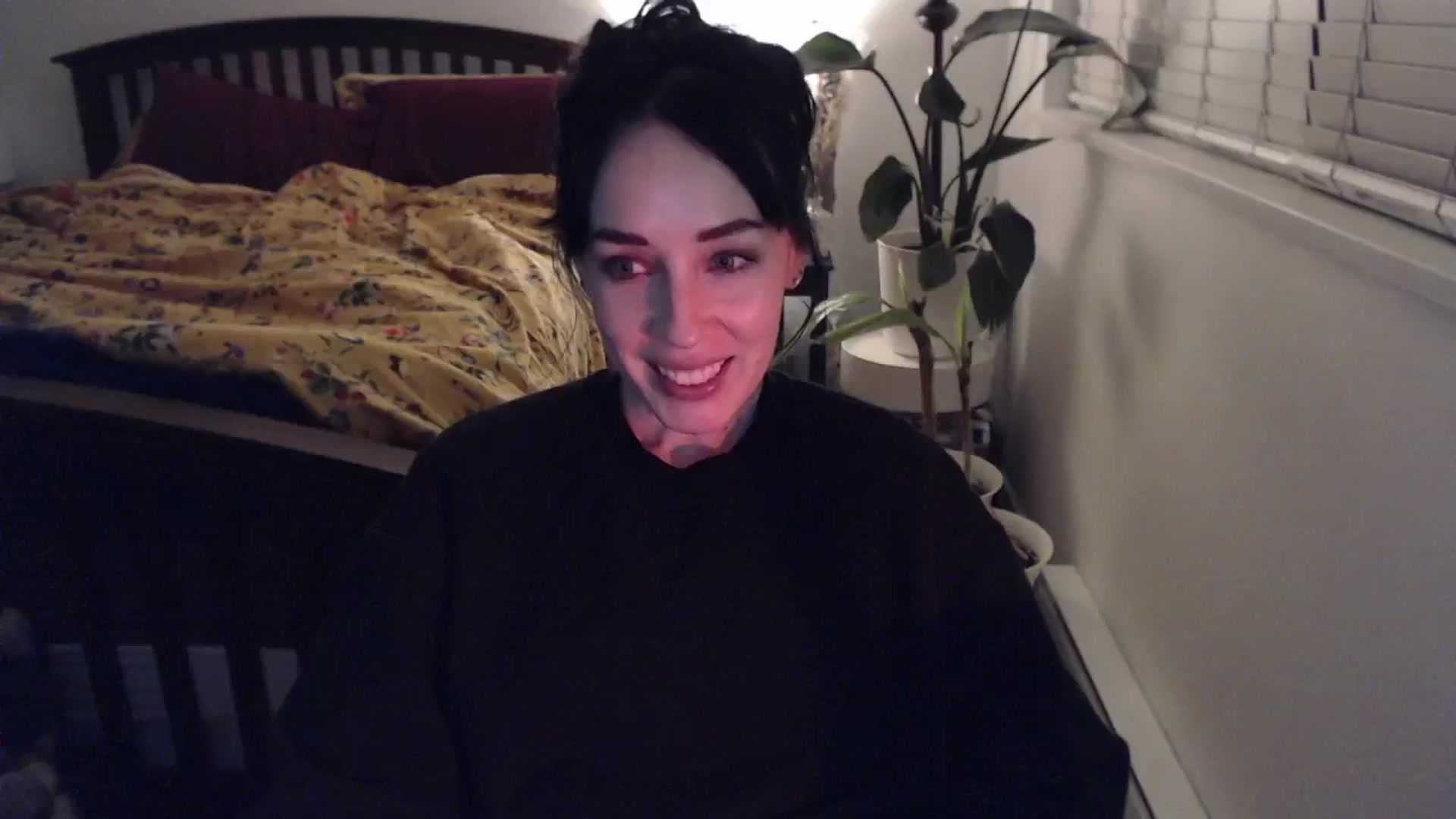 Gallery image thumbnail from AAAAAGHHHHHHH's myfreecams stream on, 01/17/2024, 04:21 image 12 of 20