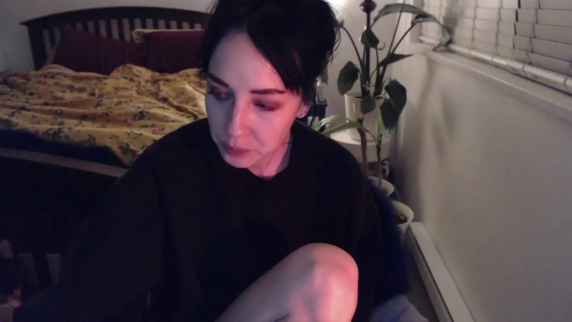 Gallery image thumbnail from AAAAAGHHHHHHH's myfreecams stream on, 01/17/2024, 04:21 image 2 of 20