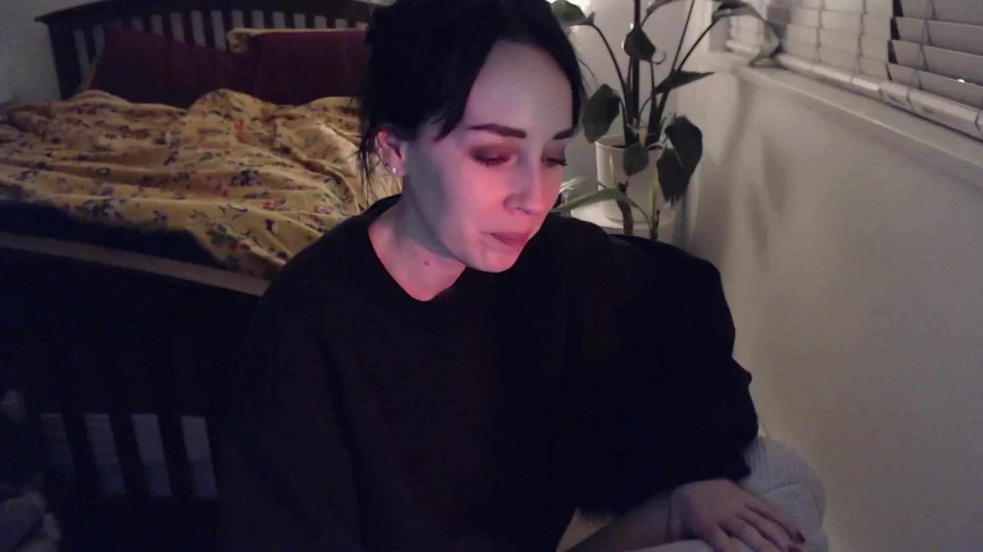 Gallery image thumbnail from AAAAAGHHHHHHH's myfreecams stream on, 01/17/2024, 05:59 image 17 of 20