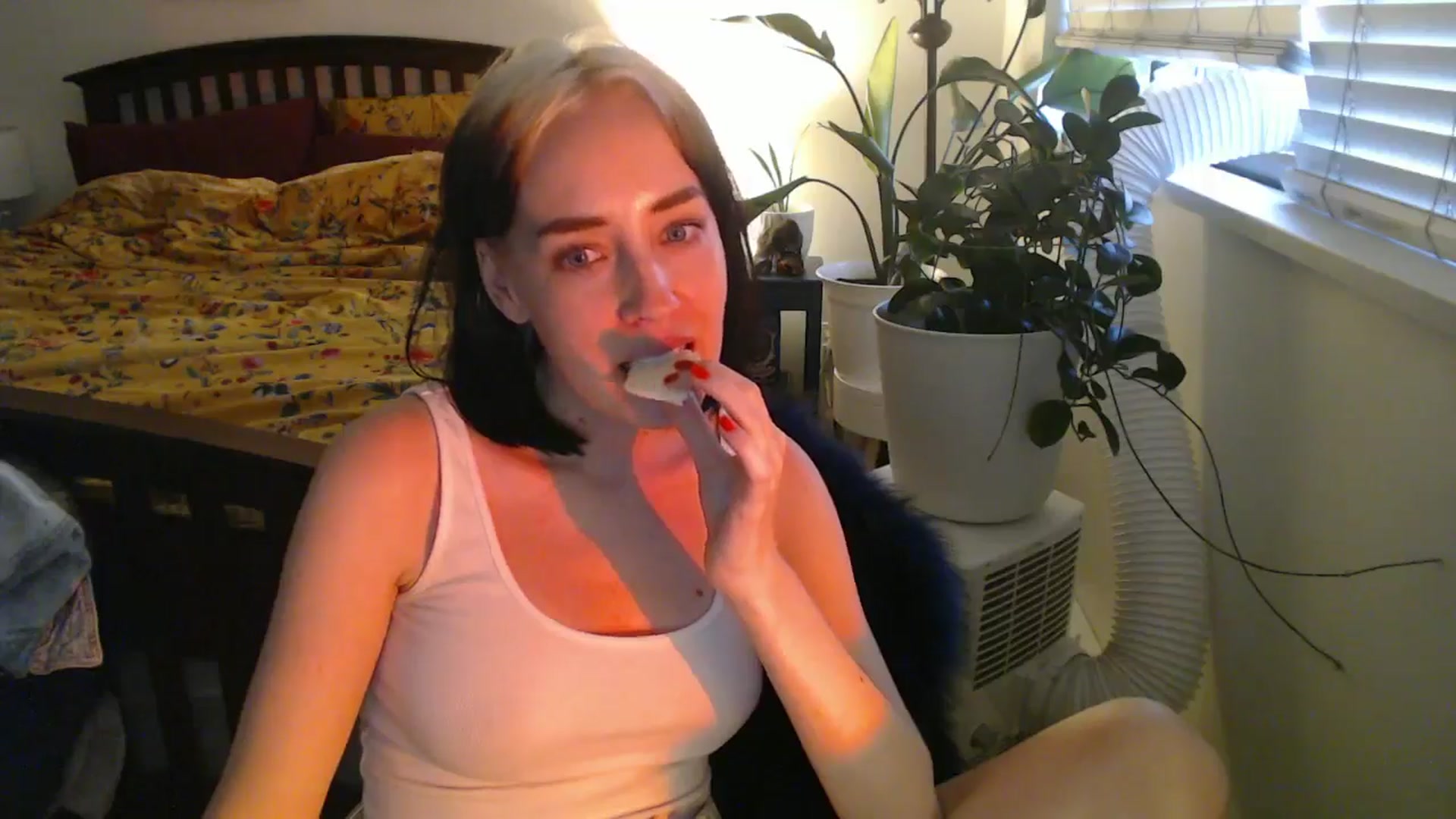 Gallery image thumbnail from AAAAAGHHHHHHH's myfreecams stream on, 07/19/2024, 04:01 image 16 of 20