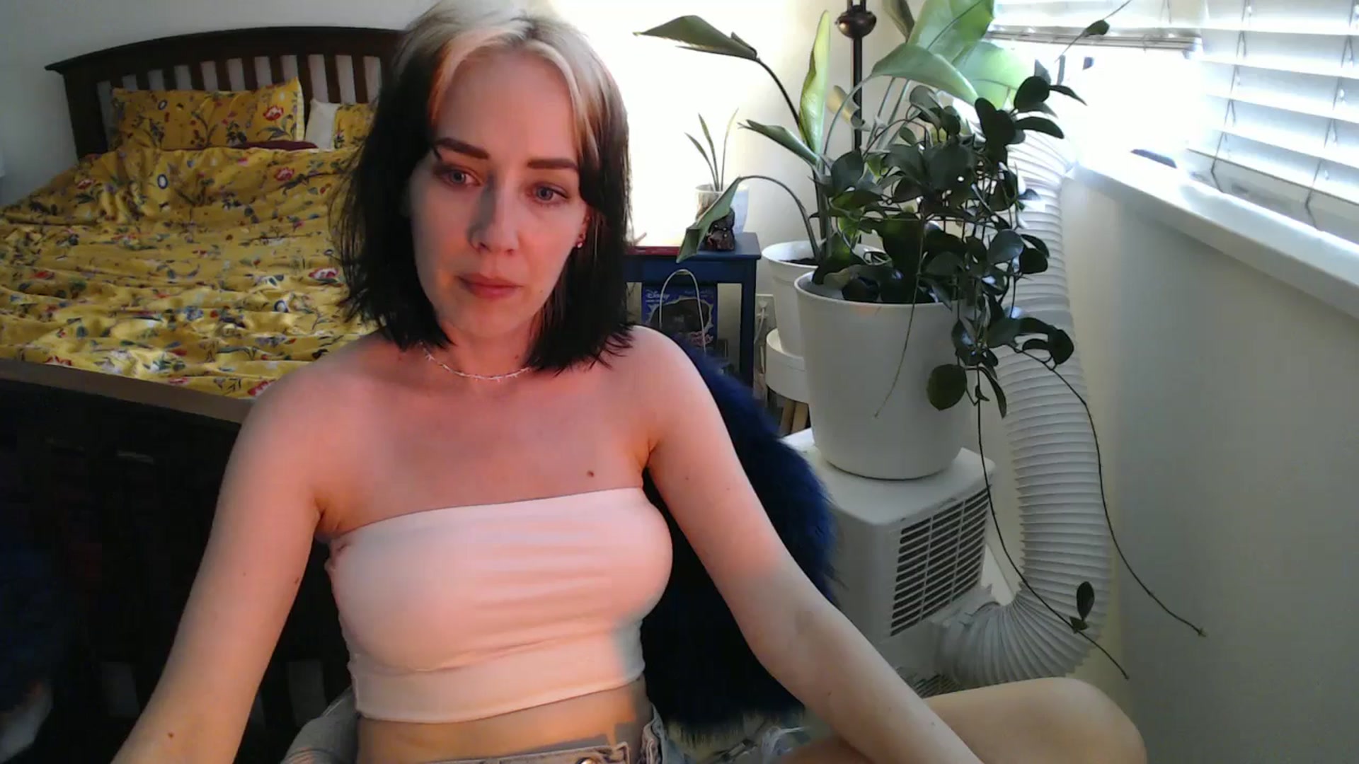 Gallery image thumbnail from AAAAAGHHHHHHH's myfreecams stream on, 08/10/2024, 02:43 image 8 of 20