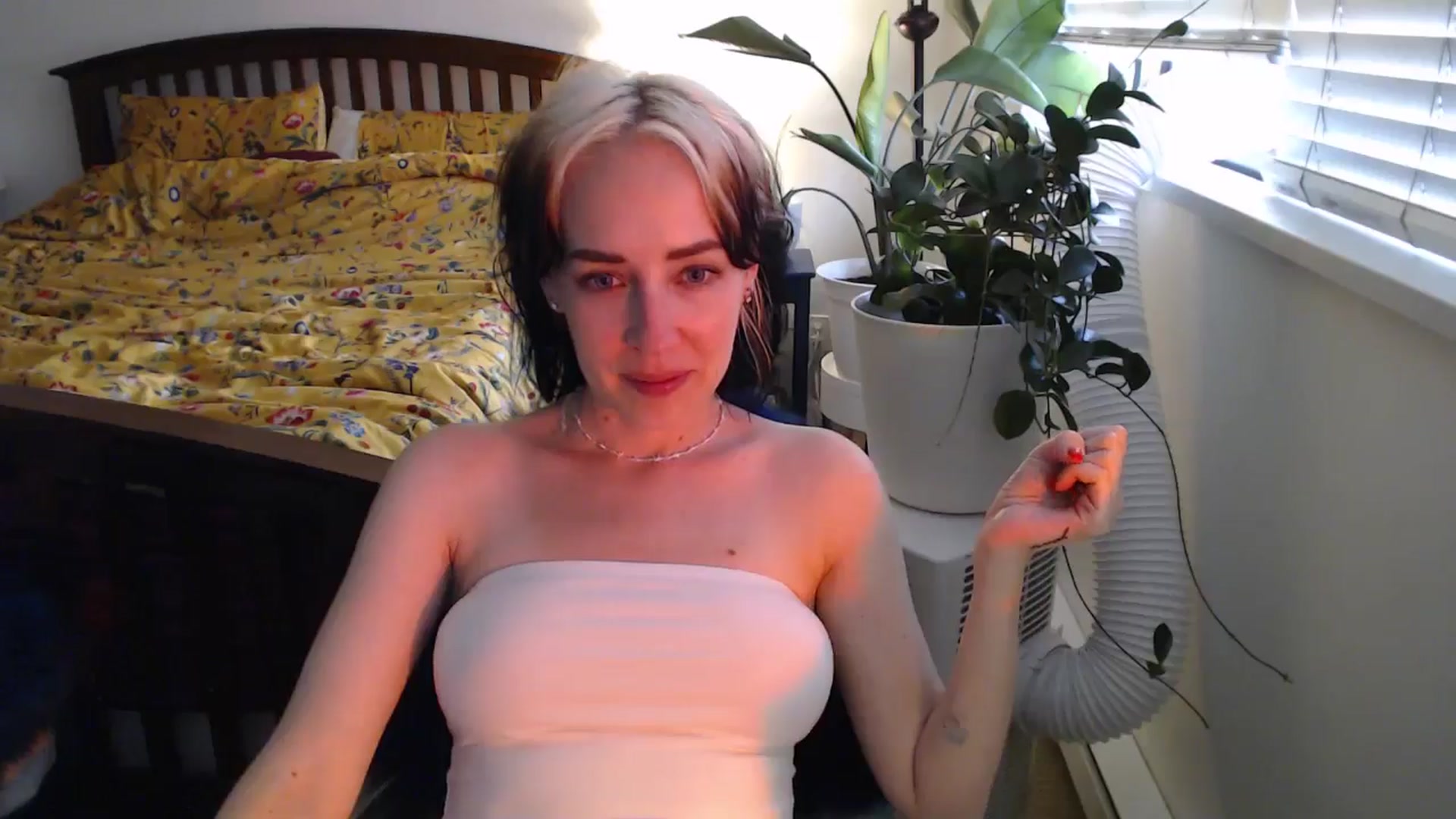 Gallery image thumbnail from AAAAAGHHHHHHH's myfreecams stream on, 08/10/2024, 02:43 image 19 of 20