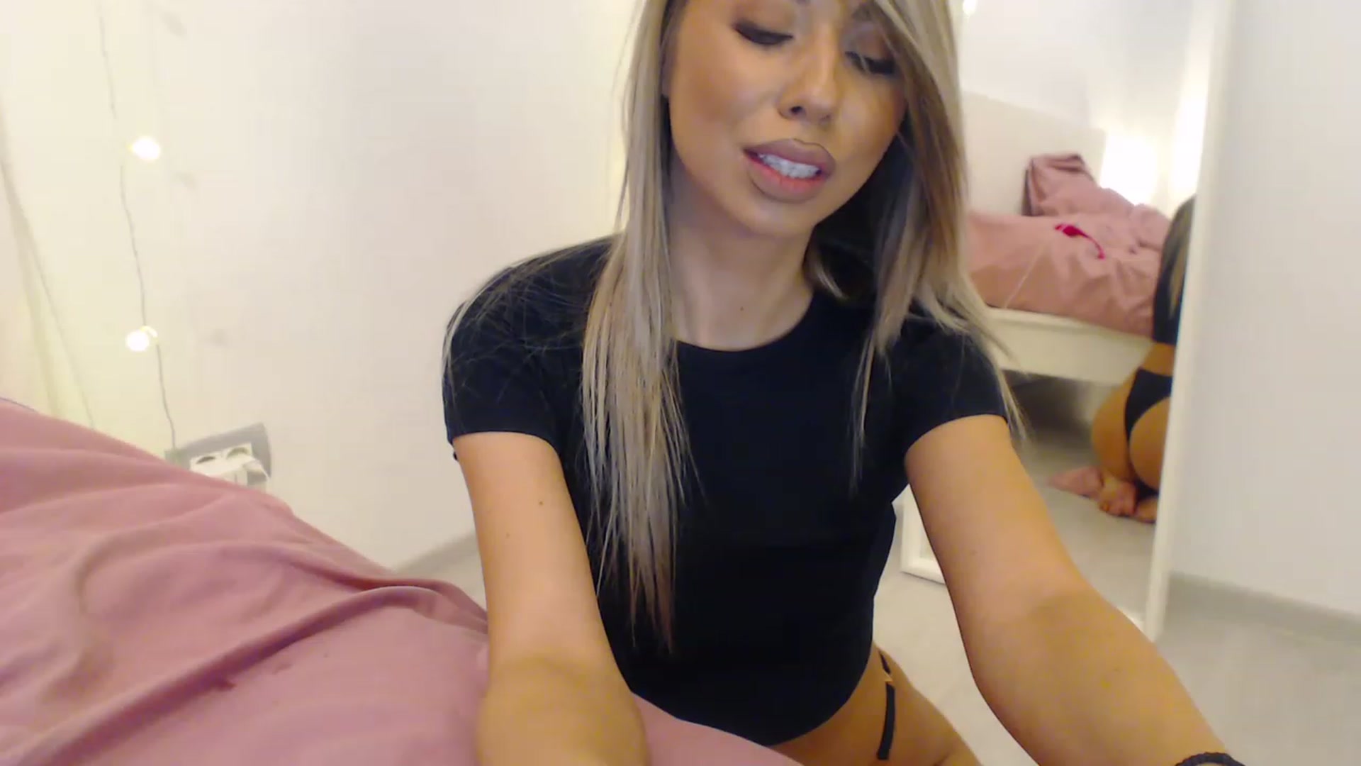 Gallery image thumbnail from AAAAVAAAA's myfreecams stream on, 12/24/2022, 20:27 image 7 of 20