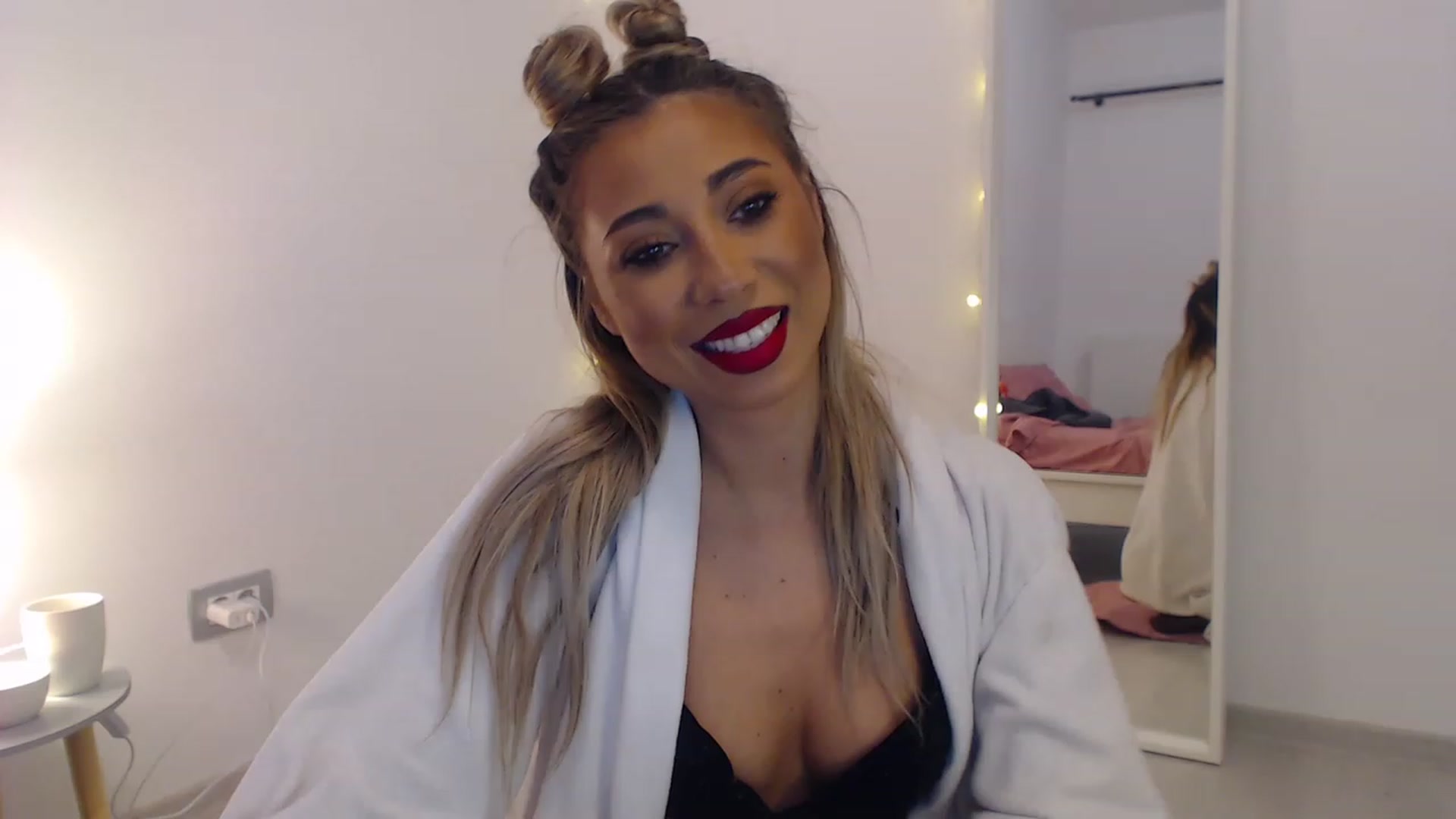 Gallery image thumbnail from AAAAVAAAA's myfreecams stream on, 12/28/2022, 23:33 image 1 of 20