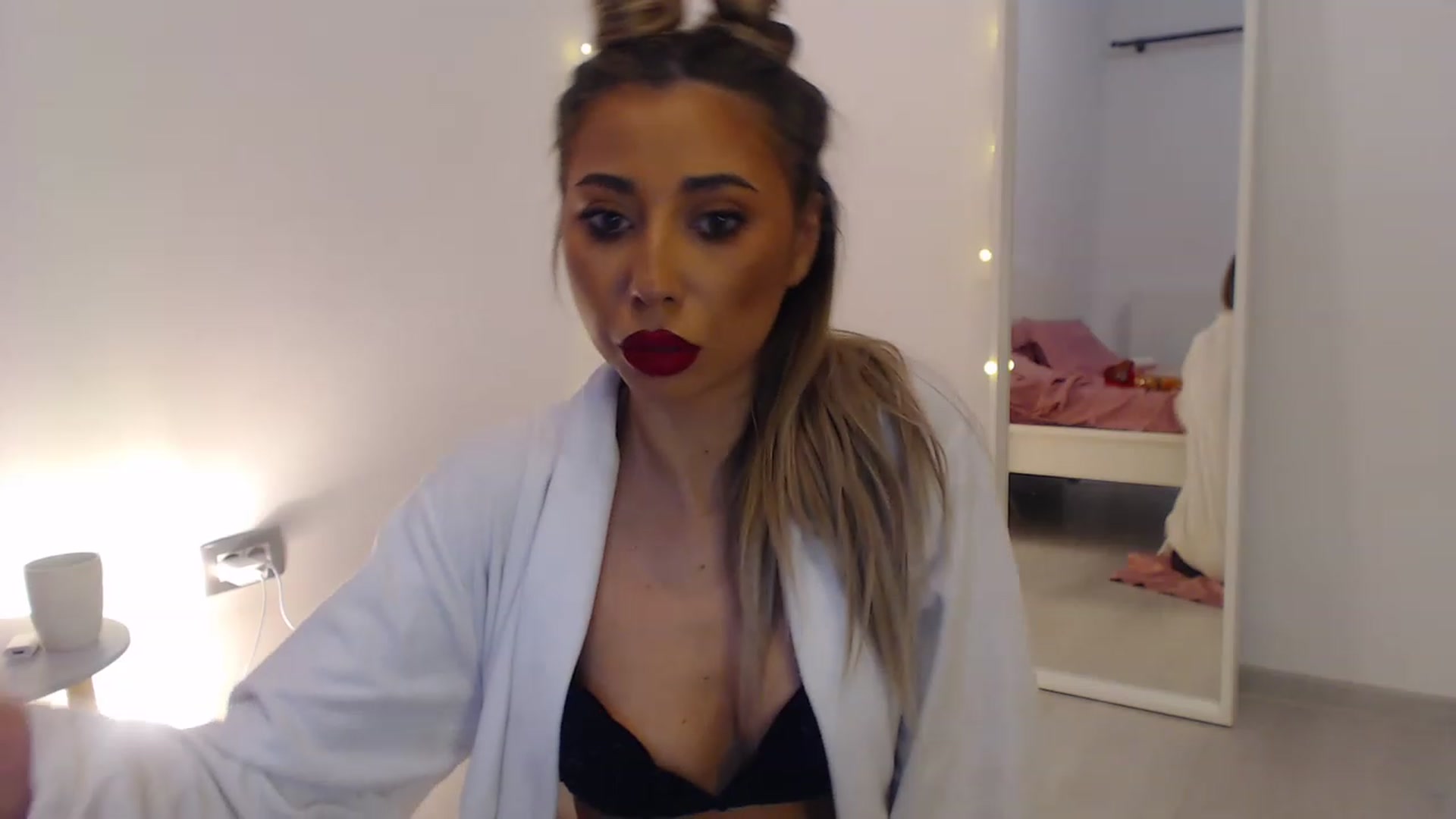 Gallery image thumbnail from AAAAVAAAA's myfreecams stream on, 12/28/2022, 23:33 image 17 of 20