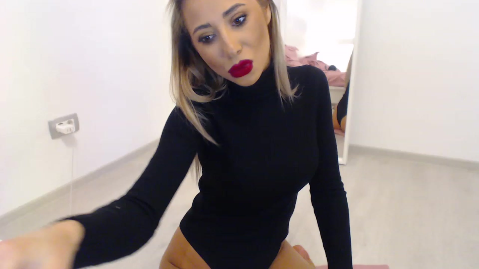 Gallery image thumbnail from AAAAVAAAA's myfreecams stream on, 12/30/2022, 17:48 image 16 of 20