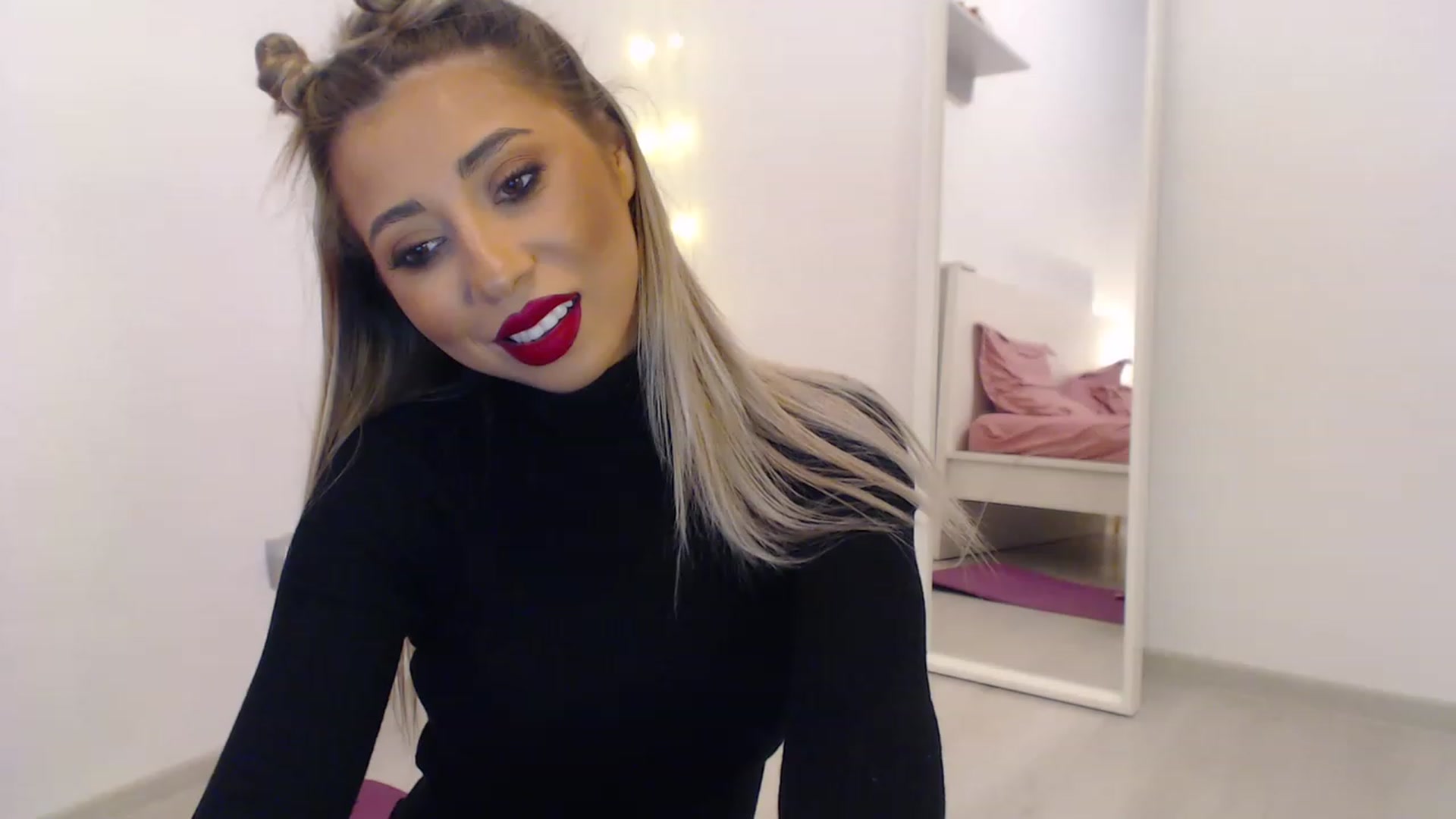 Gallery image thumbnail from AAAAVAAAA's myfreecams stream on, 12/30/2022, 17:48 image 2 of 20